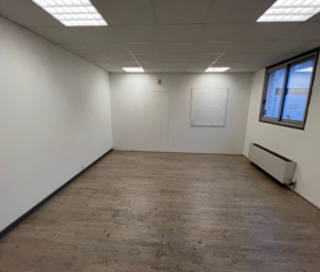 Bureau privé 15 m² 1 poste Coworking Rue Louis Armand Eaubonne 95600 - photo 1